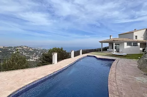 Villa for rent with pool on the Costa Brava